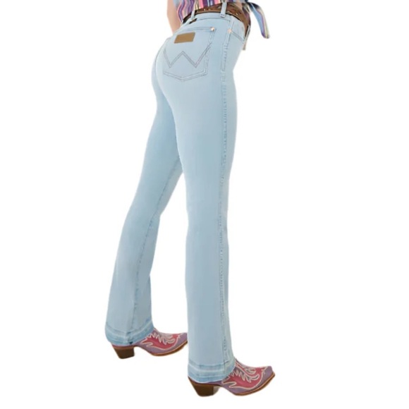 Wrangler Denim - Wrangler x Lainey Wilson Womens Huggers Jeans